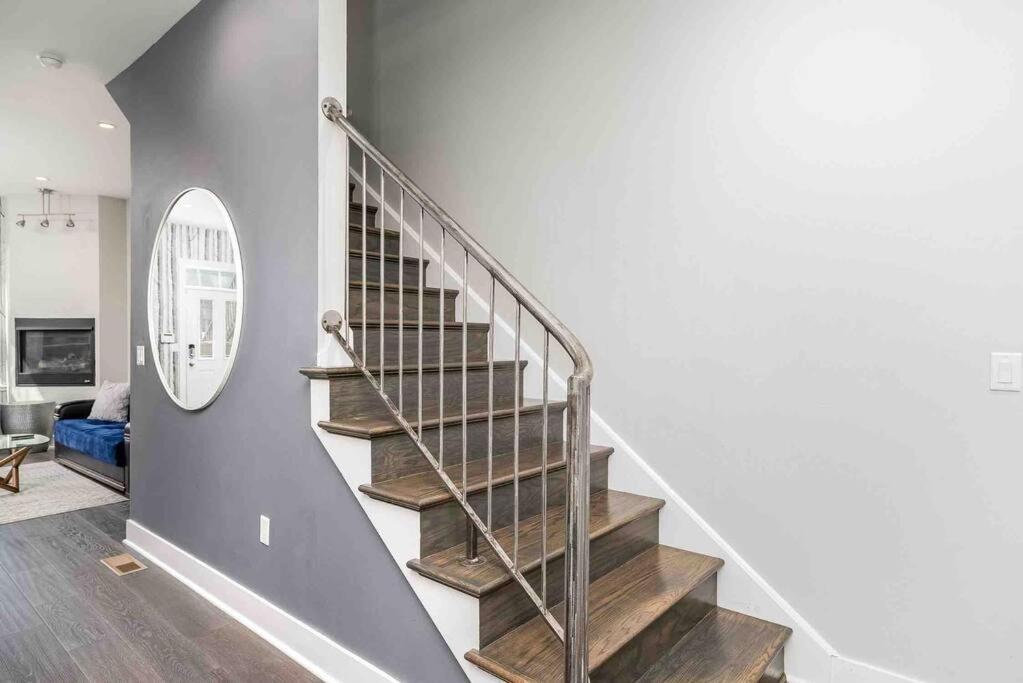 4 Bedroom 3 Bath Sleeps 10 Pet Friendly Private Backyard, 2 Car Garage, City Views, Close To All Stadiums And Casino Pittsburgh Esterno foto