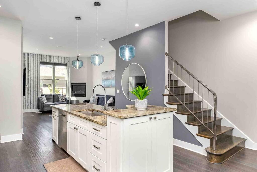 4 Bedroom 3 Bath Sleeps 10 Pet Friendly Private Backyard, 2 Car Garage, City Views, Close To All Stadiums And Casino Pittsburgh Esterno foto