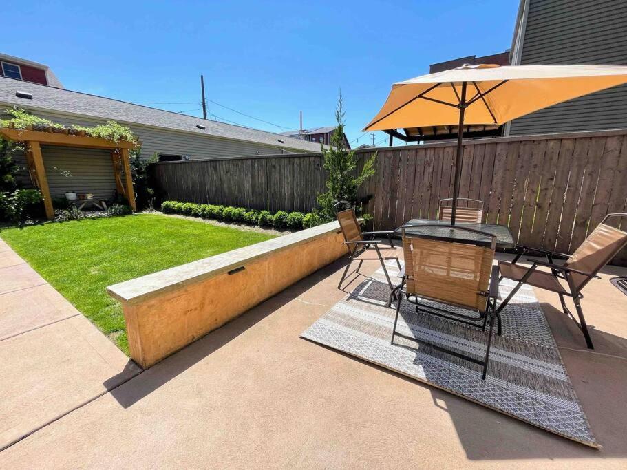 4 Bedroom 3 Bath Sleeps 10 Pet Friendly Private Backyard, 2 Car Garage, City Views, Close To All Stadiums And Casino Pittsburgh Esterno foto