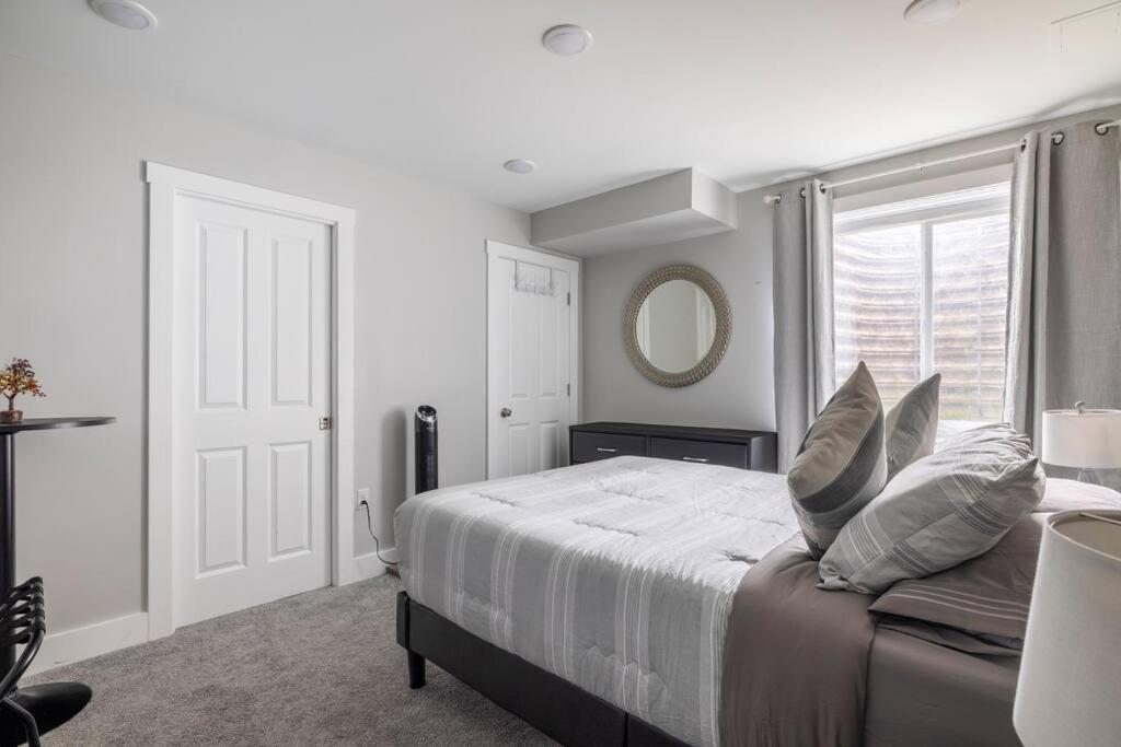 4 Bedroom 3 Bath Sleeps 10 Pet Friendly Private Backyard, 2 Car Garage, City Views, Close To All Stadiums And Casino Pittsburgh Esterno foto