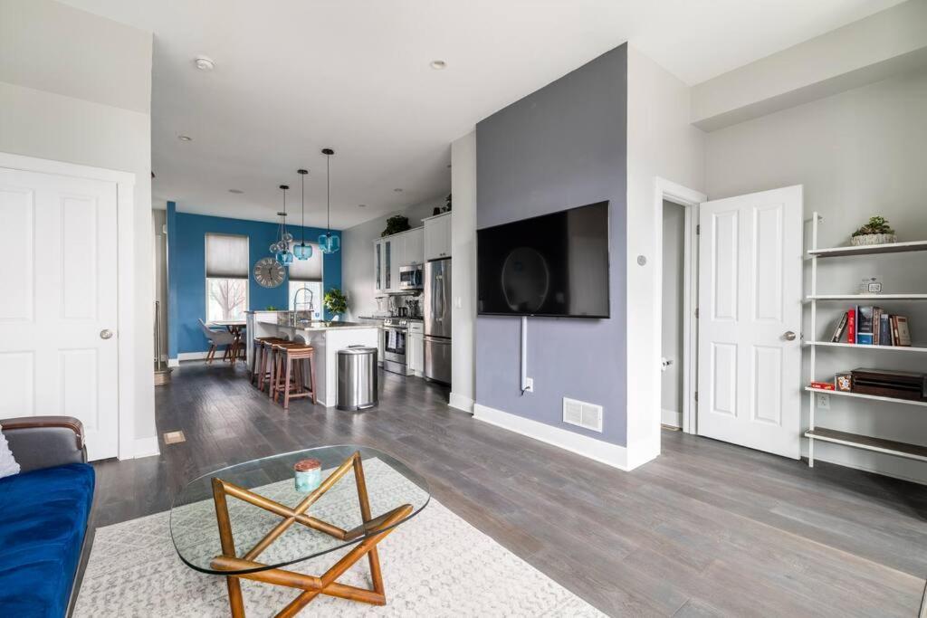 4 Bedroom 3 Bath Sleeps 10 Pet Friendly Private Backyard, 2 Car Garage, City Views, Close To All Stadiums And Casino Pittsburgh Esterno foto