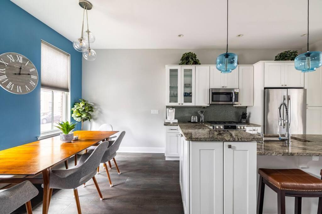 4 Bedroom 3 Bath Sleeps 10 Pet Friendly Private Backyard, 2 Car Garage, City Views, Close To All Stadiums And Casino Pittsburgh Esterno foto