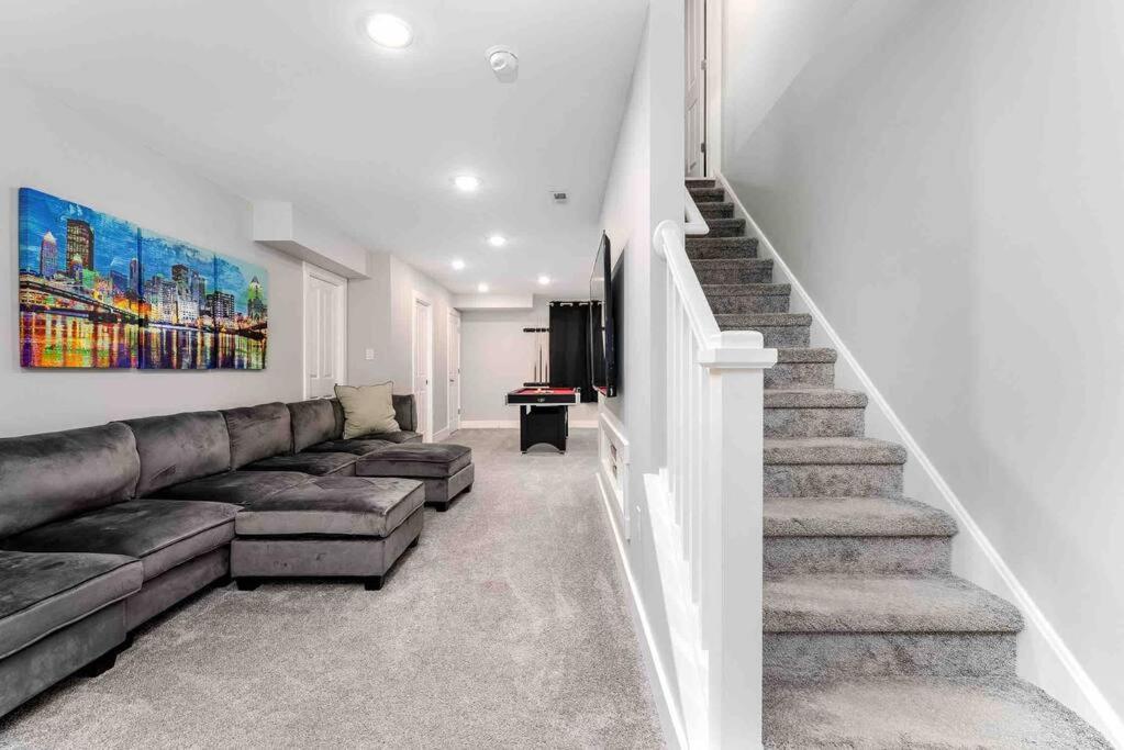 4 Bedroom 3 Bath Sleeps 10 Pet Friendly Private Backyard, 2 Car Garage, City Views, Close To All Stadiums And Casino Pittsburgh Esterno foto
