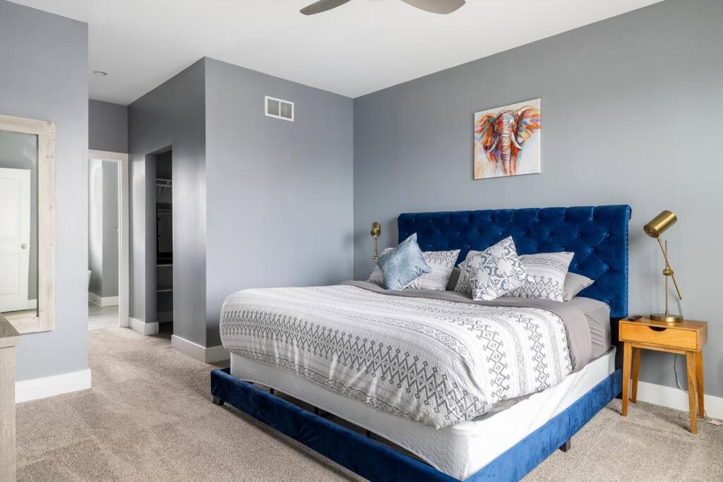 4 Bedroom 3 Bath Sleeps 10 Pet Friendly Private Backyard, 2 Car Garage, City Views, Close To All Stadiums And Casino Pittsburgh Esterno foto